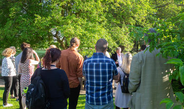 phillip pullman  oxford botanic garden  deamon sculpture  lower garden